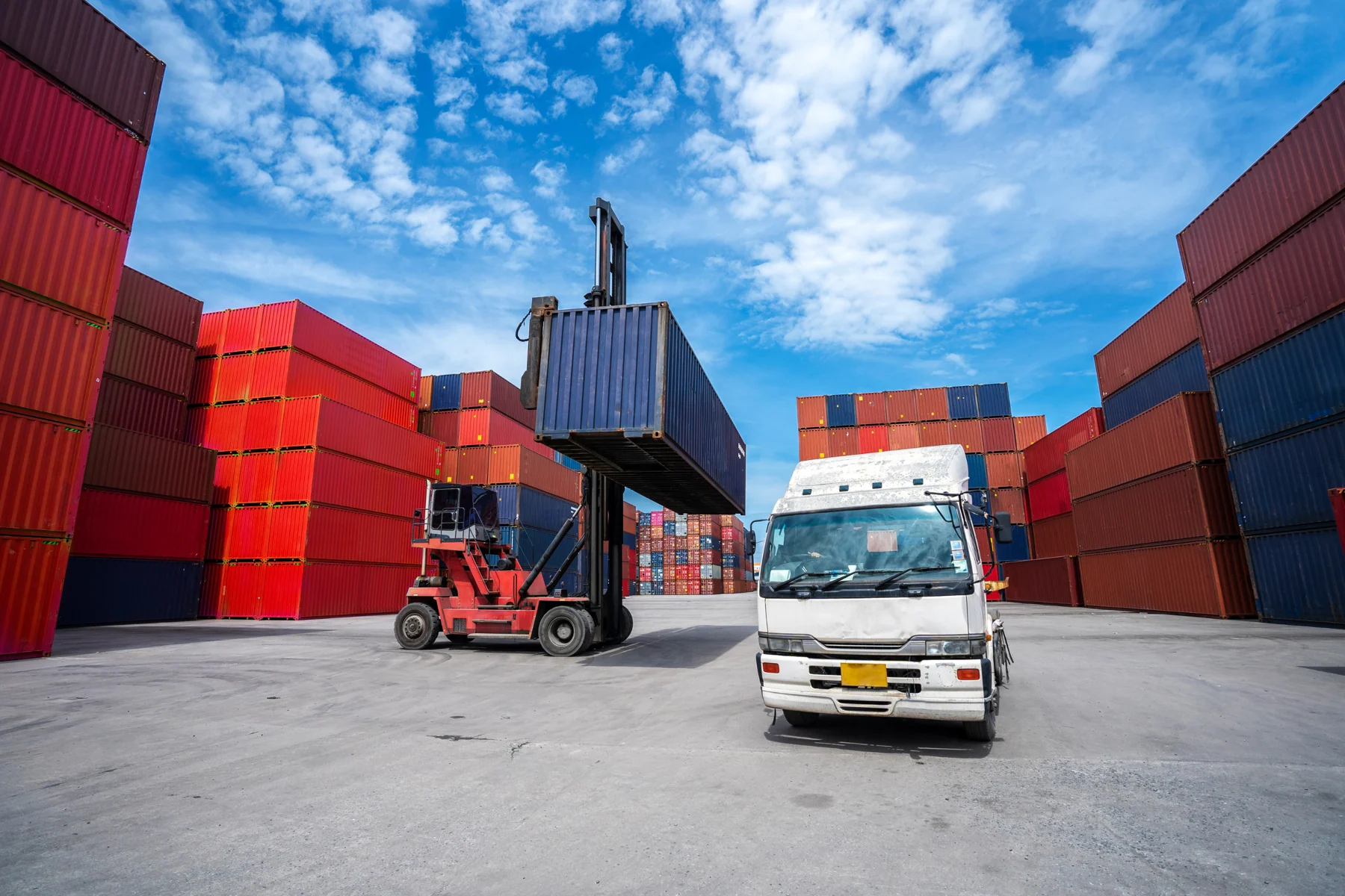 Smartcom becomes CWT Logistics’ Push-to-Talk Solution Provider to support logistics drivers as Operational Tools